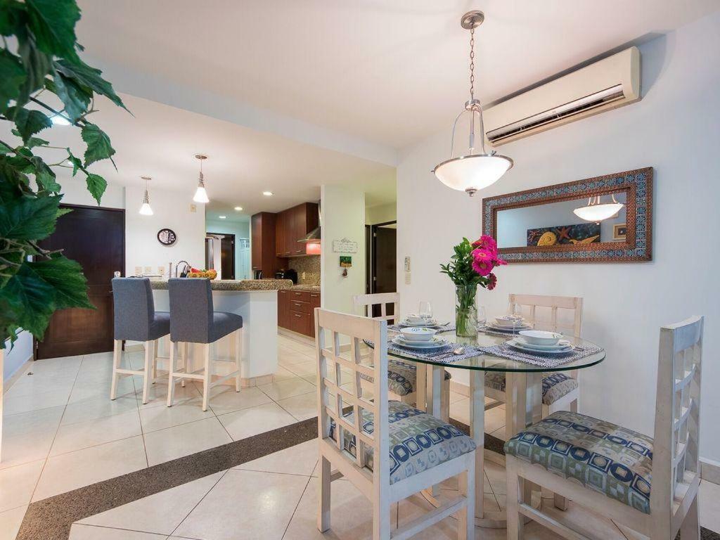 Breathtaking Villa Magna Beachfront Condo, 3 Bedrooms Sleeps 6 Nuevo Vallarta Buitenkant foto