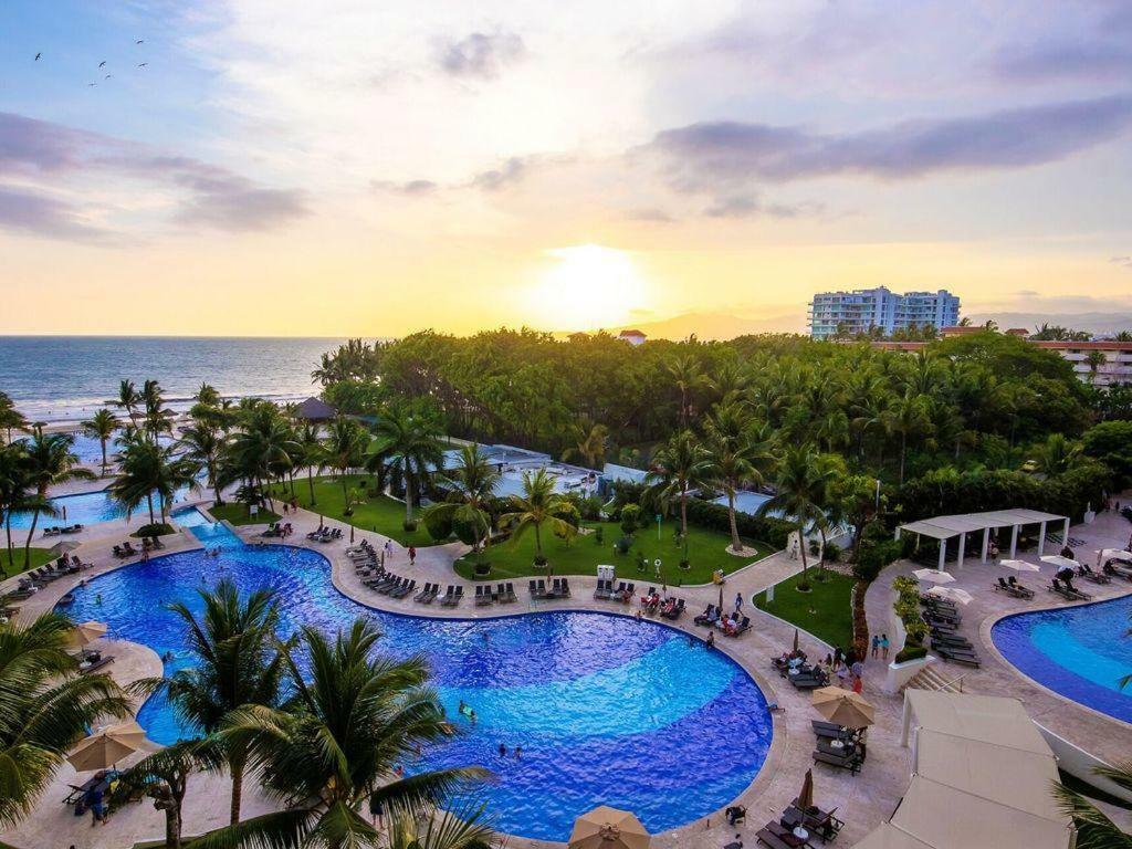 Breathtaking Villa Magna Beachfront Condo, 3 Bedrooms Sleeps 6 Nuevo Vallarta Buitenkant foto